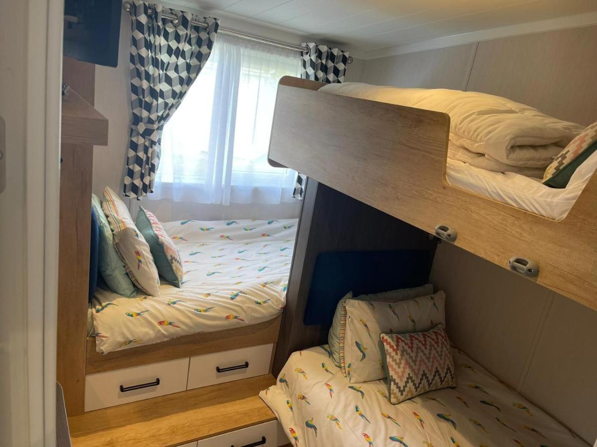 Indulgence Lakeside Lodge I3 With Hot Tub, Private Fishing Peg Situated At Tattershall Lakes Country Park Екстериор снимка