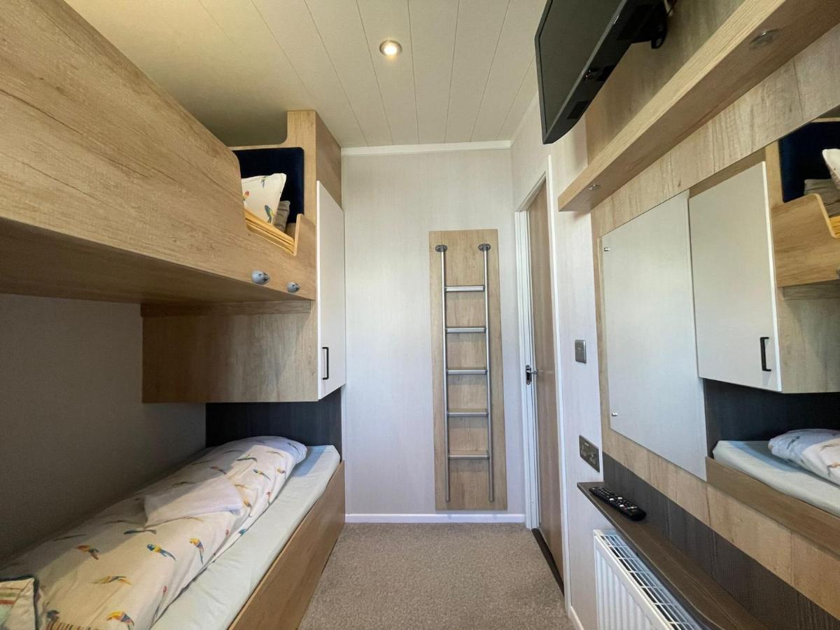 Indulgence Lakeside Lodge I3 With Hot Tub, Private Fishing Peg Situated At Tattershall Lakes Country Park Екстериор снимка