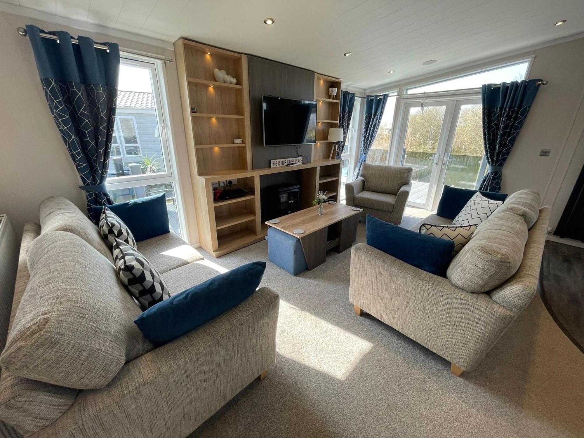 Indulgence Lakeside Lodge I3 With Hot Tub, Private Fishing Peg Situated At Tattershall Lakes Country Park Екстериор снимка