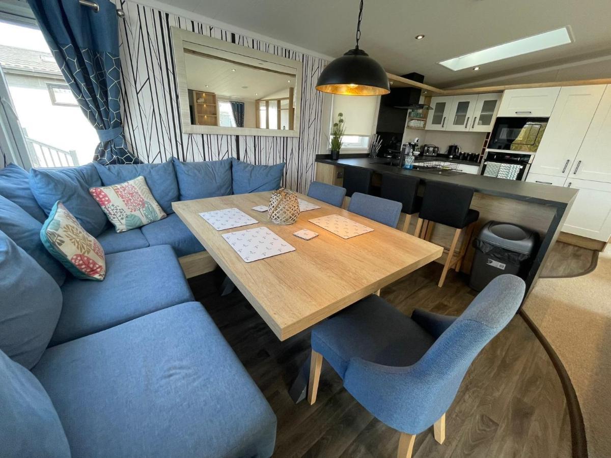 Indulgence Lakeside Lodge I3 With Hot Tub, Private Fishing Peg Situated At Tattershall Lakes Country Park Екстериор снимка